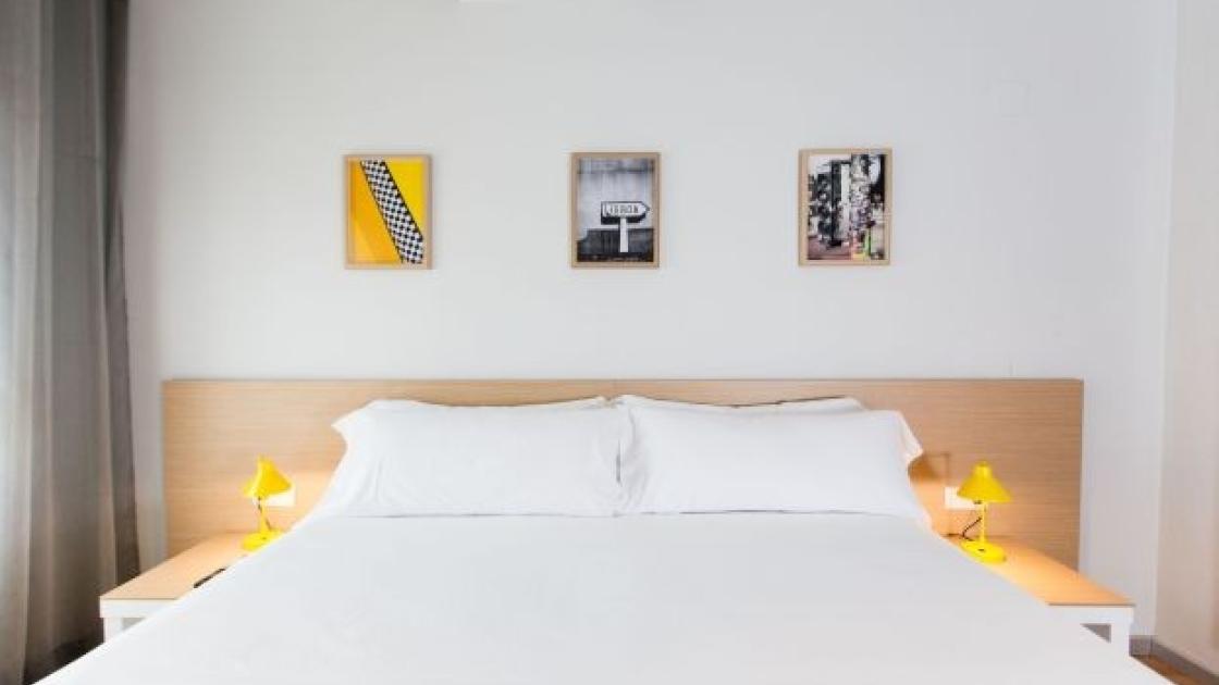 habitacion cama doble apartamento valencia flats